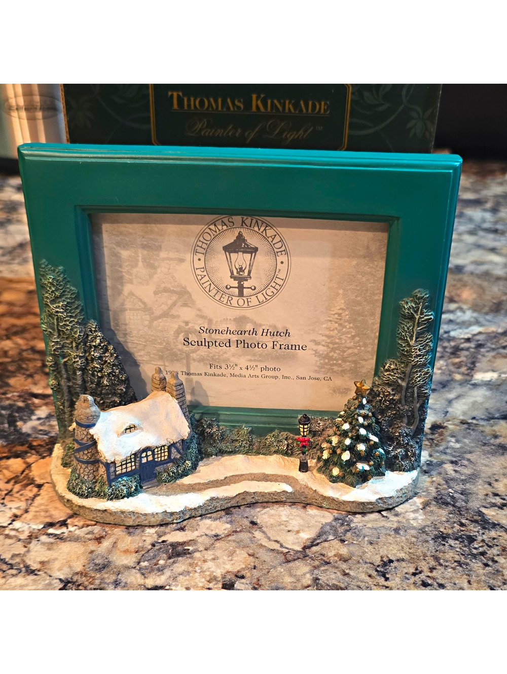 Thomas Kinkade Stonehearth Hutch Sculpted 3D Photo Frame Painter of Light